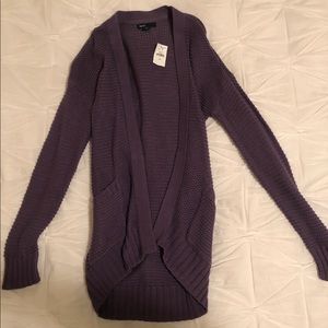 Gap sweater